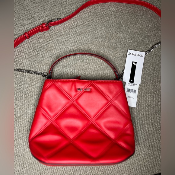 Red NineWest double-handled wallet to wear it two ways plus it's also adjustable - Picture 6 of 13